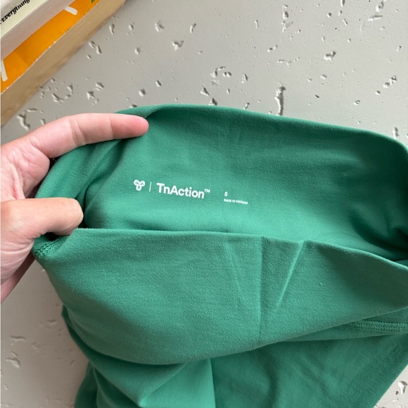 Aritzia TNAction BUTTER New Cheeky Hi-Rise Legging - Picture 2 of 4